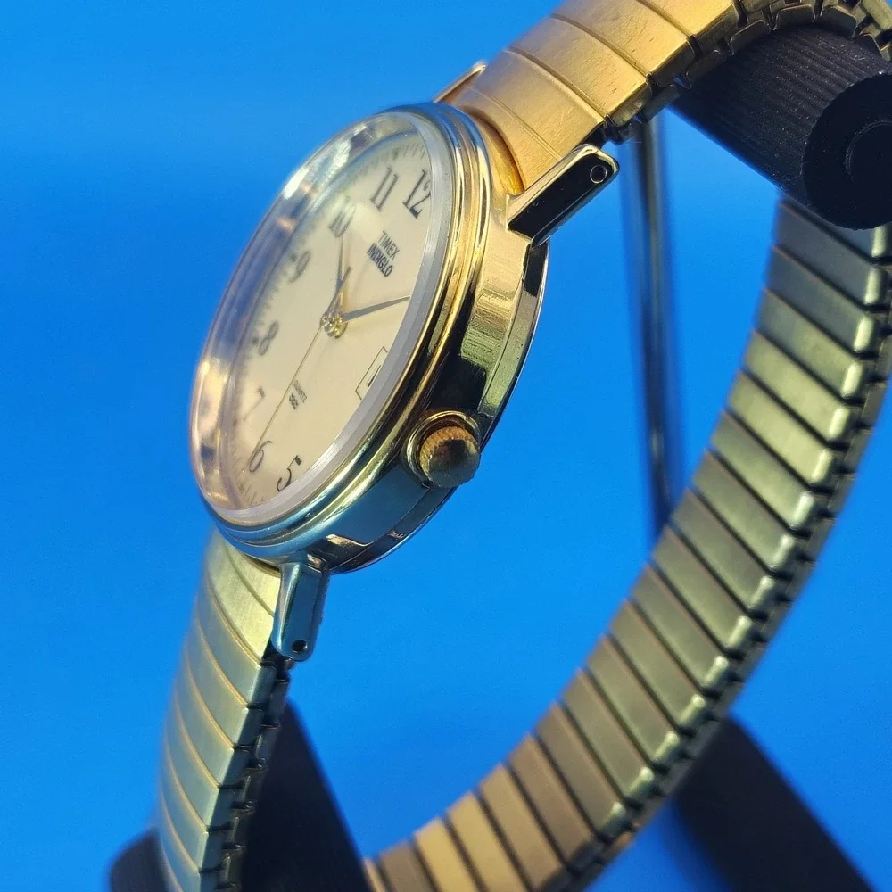 Vintage Timex Indiglo Date 34mm Mens Quartz‎ Dress Watch Stretch Bracelet 5-8+
